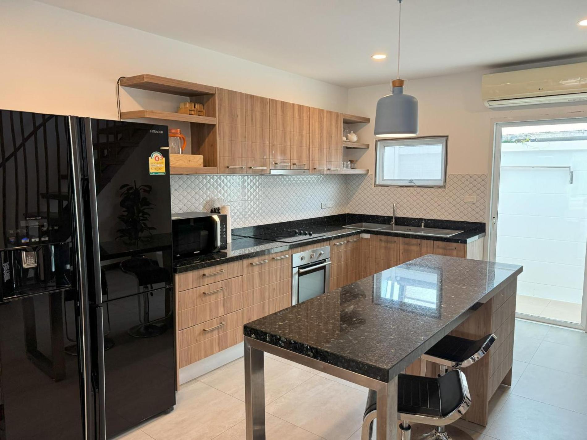 Ap Grand Residence By Lofty شاطئ كامالا المظهر الخارجي الصورة